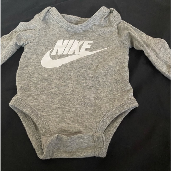 LETS JUST DO IT! ✔️an adorable 3 piece outfit! BOY OR GIRL! Let’s just love it! - Picture 2 of 3